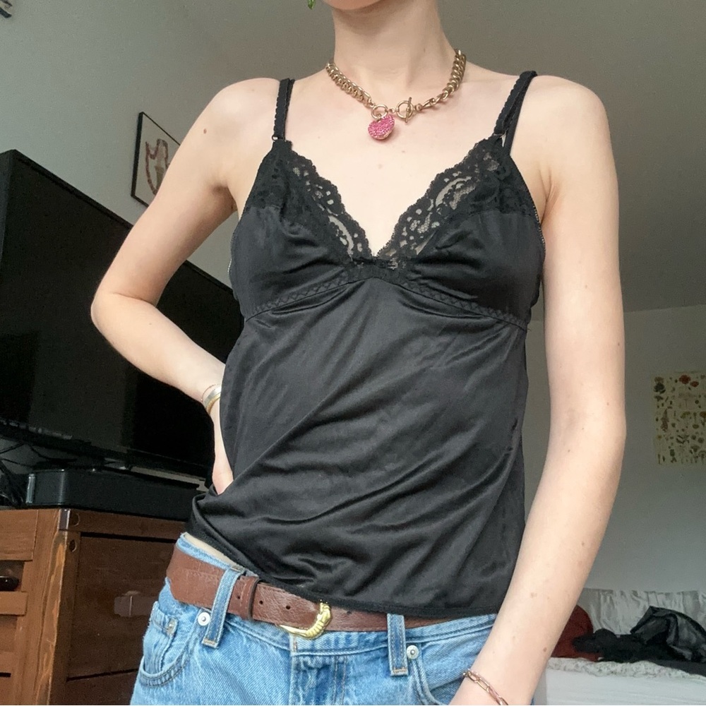 Black vintage slip top🖤